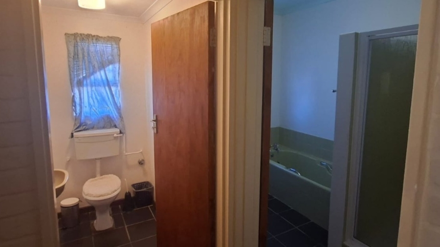 To Let 1 Bedroom Property for Rent in Palmiet Western Cape